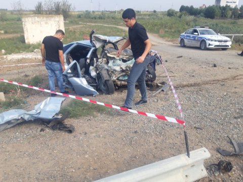 Toya gedərkən yük maşını ilə toqquşdular - 5 nəfər ÖLDÜ