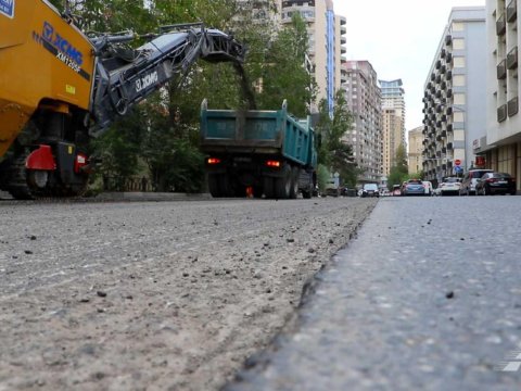 Bakının bu küçəsi təmir olunur&nbsp;- VİDEO