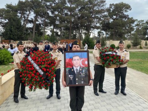 Qızım internetə baxıb dedi ki, ana, inşallah yalan olar! - Antiterror şəhidi ANILDI