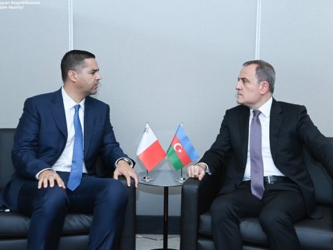 Ceyhun Bayramov həmkarı ilə müzakirə apardı