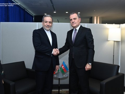 Bayramovla iranlı həmkarı arasında sülh müzakirəsi