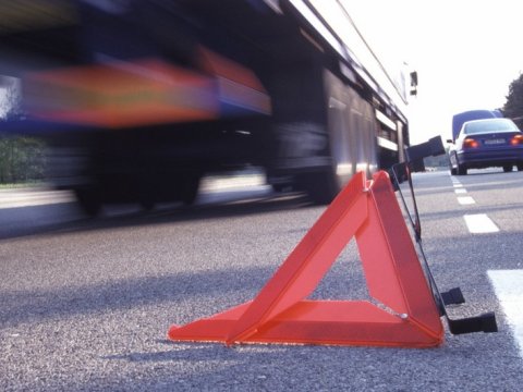 İki avtomobil toqquşdu - Ölən var