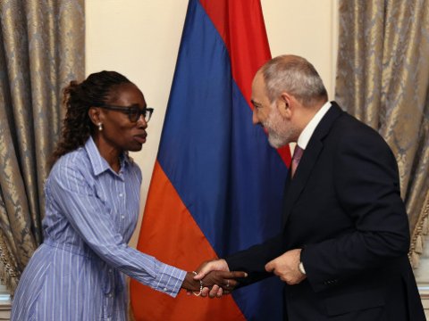 Paşinyan Beynəlxalq Böhran Qrupunun sədrinə&nbsp;Azərbaycandan danışdı