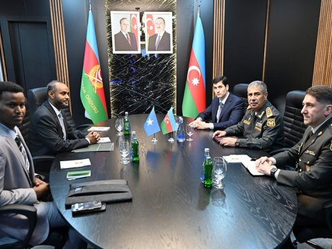 Zakir Həsənov həmkarı ilə müzakirə apardı&nbsp;