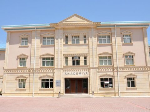 AMEA-nın 4 əməkdaşı işdən çıxarıldı