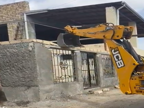 Gəncədə sənədsiz tikili söküldü -&nbsp;VİDEO