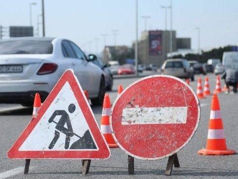 Sürücülərin nəzərinə - Bu küçədə hərəkət məhdudlaşdırılır