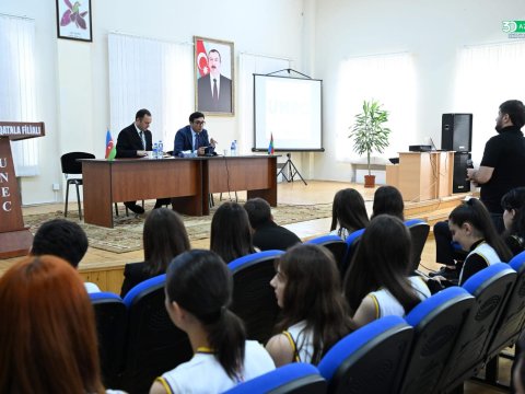 Nazir UNEC-in Zaqatala filialında tələbələrlə görüşdü - FOTO