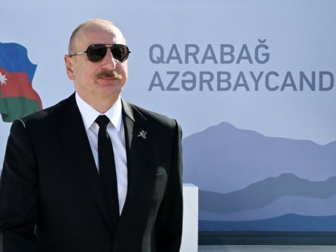 İlham Əliyev&nbsp;Zəfər parkında - FOTOLAR