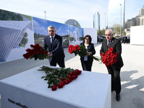 Dövlət və hökumət rəsmiləri&nbsp;Zəfər parkında - FOTO