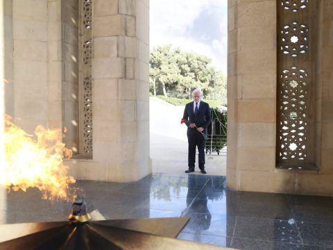 ABŞ səfəri şəhidlərin xatirəsini yad edib