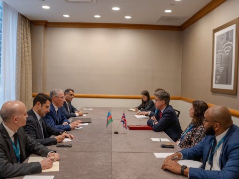 Muxtar Babayev Britaniyada COP29-dan danışdı