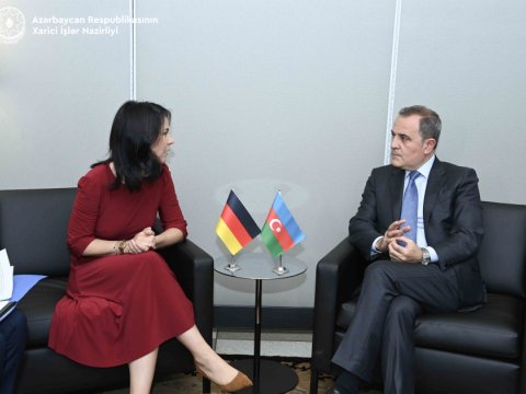 Ceyhun Bayramov Almaniyanın XİN başçısı ilə müzakirə apardı
