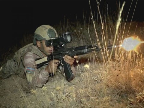 Xüsusi təyinatlılarımız gecə təlimlərində - VİDEO