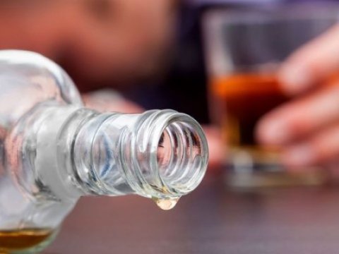 Saxta spirtli içkidən zəhərləndilər - Ölənlər var