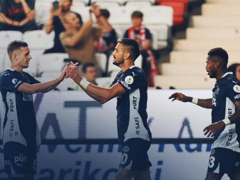 "Fənərbağça" qələbə qazandı&nbsp;