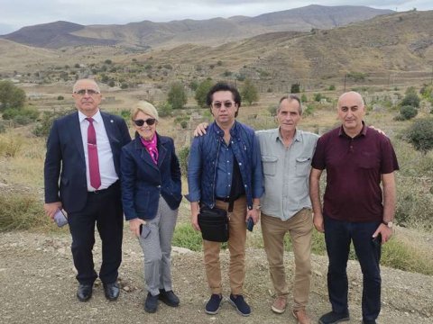 Xarici jurnalistlər Qarabağdakı məskunlaşma və dağıntılara BAXDILAR