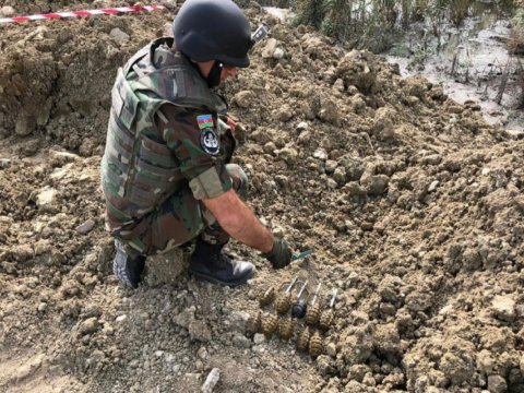 Masazırda hərbi sursatlar aşkarlandı -&nbsp;VİDEO