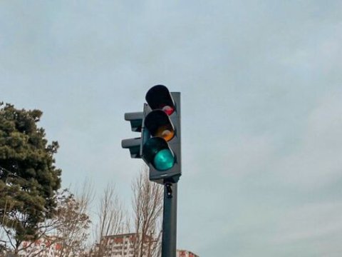 Sürücülərin nəzərinə:&nbsp;Bu yolda işıqforlar işləmir