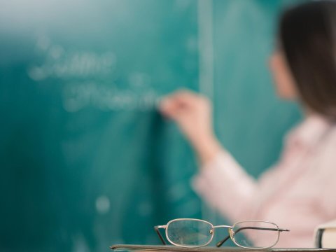 Məktəblərə xəbərdarlıq edildi: "Müəllimlər Günü pul yığılması yolverilməzdir"