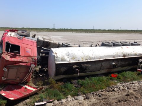 Ucarda yanacaqdaşıyan yük maşını yandı&nbsp;
