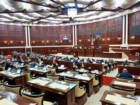 Parlament komitələrinin tam TƏRKİBİ