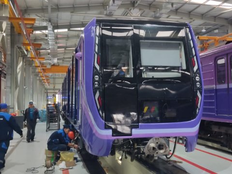 Bakı metrosuna daha 2 yeni qatar gətirildi