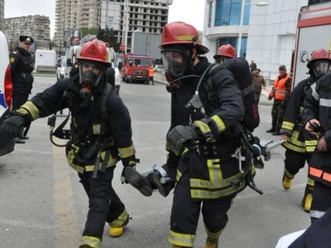 3-ü azyaşlı olmaqla səkkiz nəfər xilas edildi