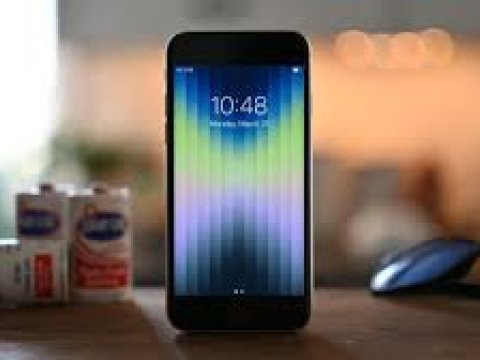 "Apple" yeni "iPhone" modeli hazırlayır