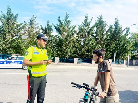 Velosipedçilər telefonla danışsalar cərimələnəcək? - AÇIQLAMA