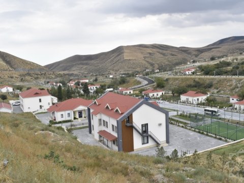 Talış kəndinə köçürülənlər işlə təmin olunub