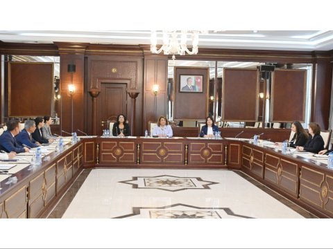 Parlamentdə daha bir komitə ilk iclası keçirdi