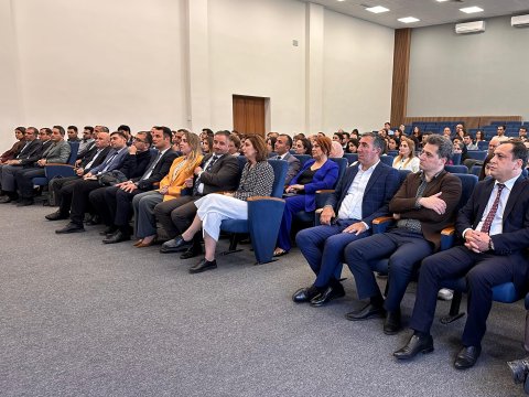 Rektor akademik və inzibati heyət ilə görüşdü