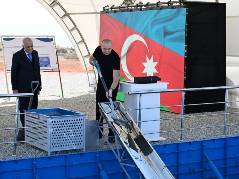 Prezident Cəbrayılda&nbsp;alkoqolsuz içki məhsulları istehsalı kompleksinin təməlini qoydu