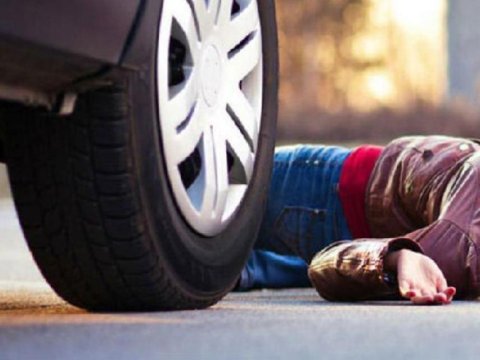 Bakıda 2 bacını yük maşın vurdu, biri öldü