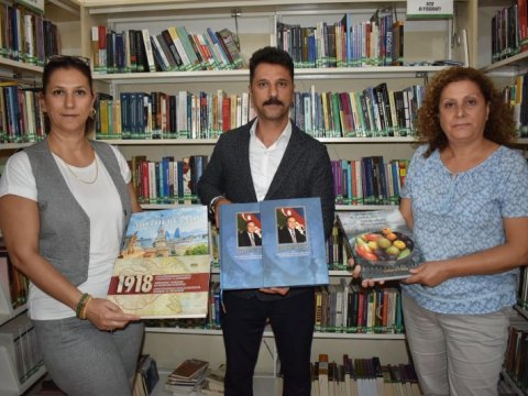 Manisa Xalq Kitabxanasına Azərbaycanla bağlı kitablar hədiyyə edilib
