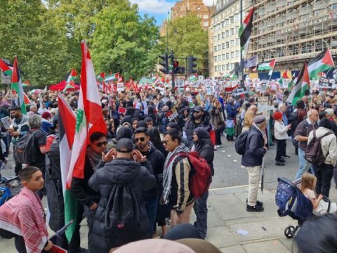 Londonda etiraz aksiyaları - 15 nəfər saxlanıldı