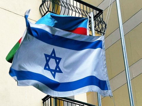 İsrail səfirliyində bayraq endirildi