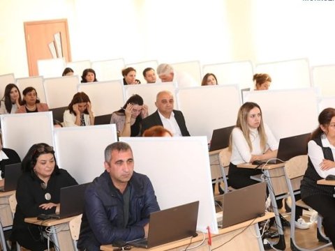 Direktor olmaq istəyənlər imtahan veriblər