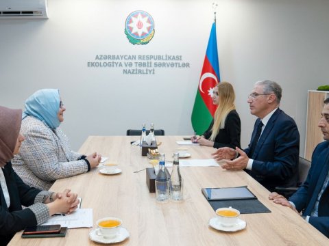 Muxtar Babayev İƏT rəsmisi ilə görüşdü