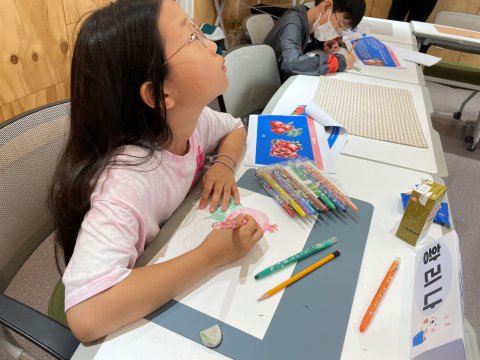 “Azərbaycan nağılları” adlı kitab koreyalı uşaqlara təqdim olundu