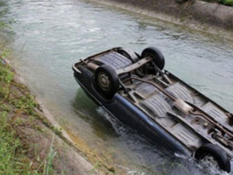 Avtomobil kanala aşdı, sürücü öldü&nbsp;