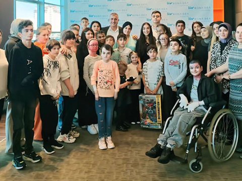 Leyla Əliyeva uşaqlarla bir arada - FOTO