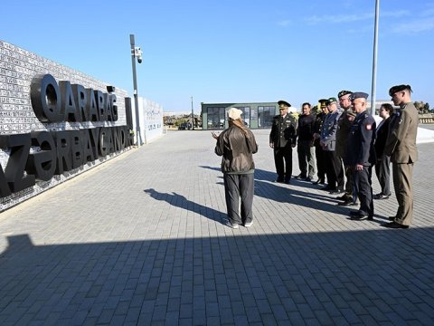 NATO nümayəndələri Hərbi Qənimətlər Parkında - VİDEO