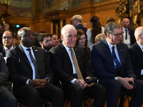 Dekorativ prezident - Xaçaturyan hər ay dövləti XƏRCƏ SALIR