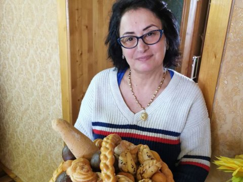 Jurnalist “çörək problemi”nə görə deputatlara müraciət etdi