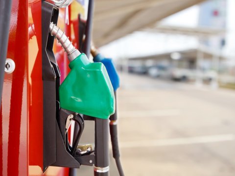 Azərbaycanda bu şirkətin &ldquo;zapravka&rdquo;larının 50 faizi bağlandı