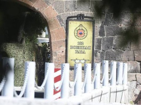 Ermənistan 102-ci hərbi bazanı BAĞLAYIR?