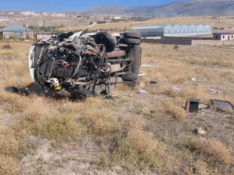 Ermənistanda yol qəzası: 1 ölü, 8 yaralı