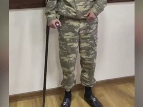 Qazi icra başçısının müavinini çəliklə vurdu - DETALLAR